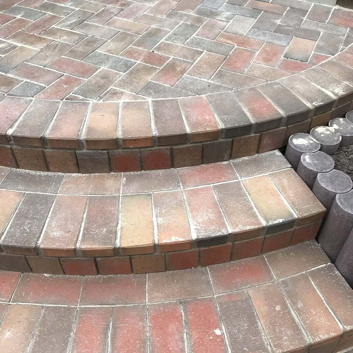 Сходи із квітником