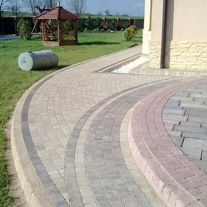 Сходинки і доріжки