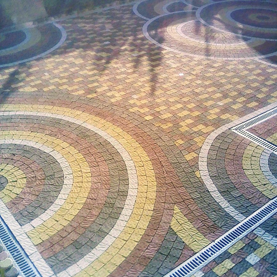 Мощення візерунком